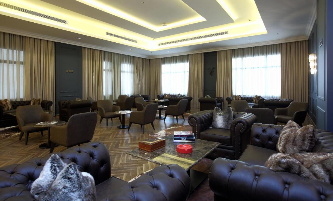 Vittori Palace Hotel And Residences Ер-Ріяд Екстер'єр фото The lounge at the airport