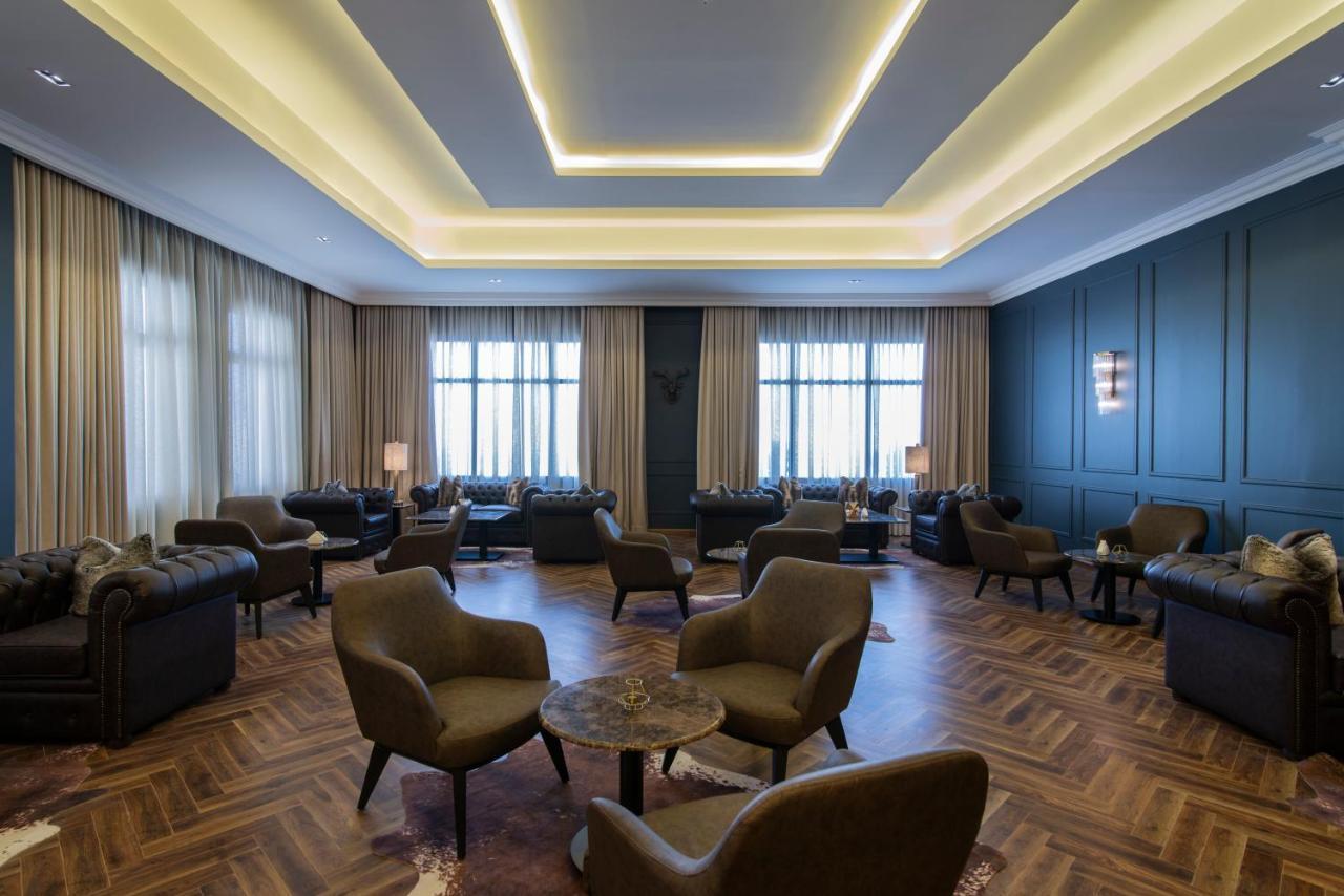 Vittori Palace Hotel And Residences Ер-Ріяд Екстер'єр фото The lounge at the airport